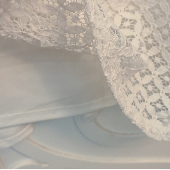 🌟3 for $30🌟 White tee with lace overlay 1X - Picture 4 of 9